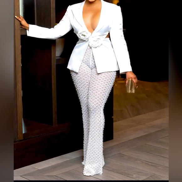 Other - Two piece suit with pant design with pearl